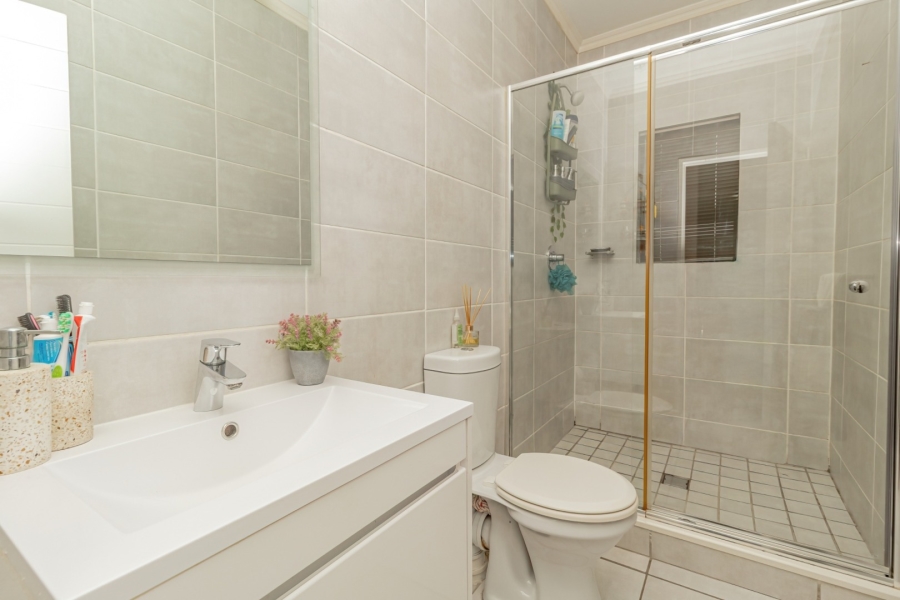 1 Bedroom Property for Sale in De Zicht Estate Western Cape